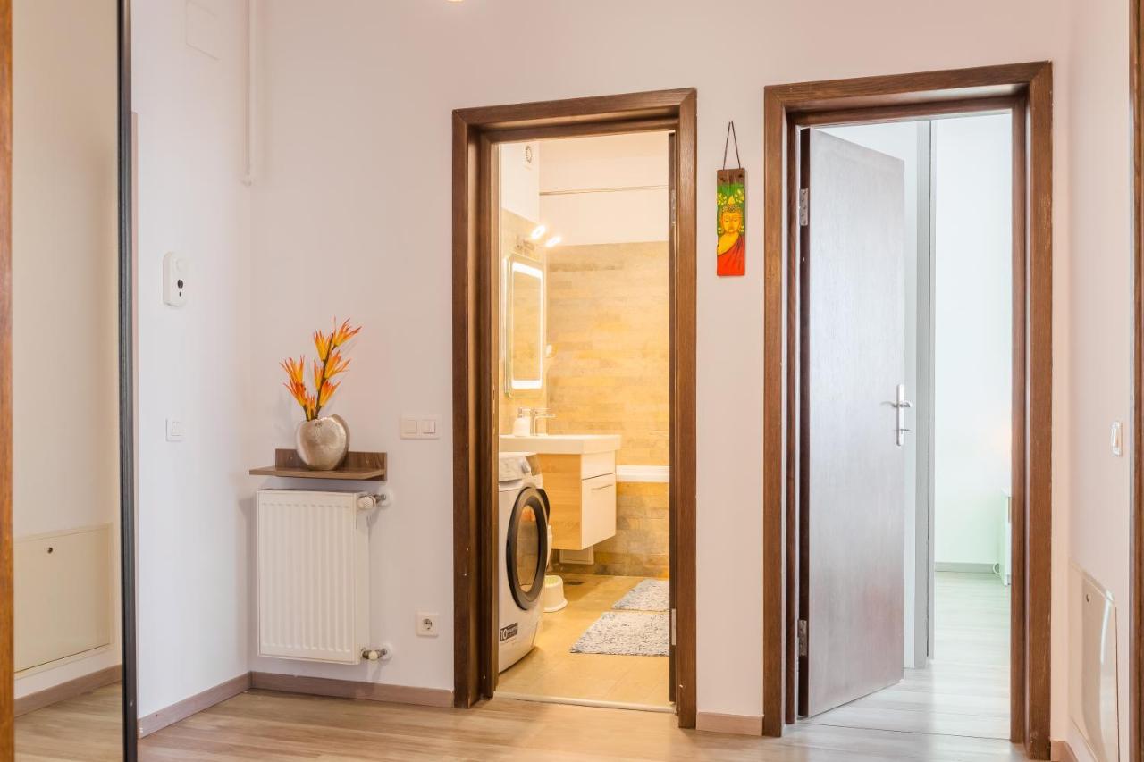 Lovely Apartment With City View Βουκουρέστι Εξωτερικό φωτογραφία